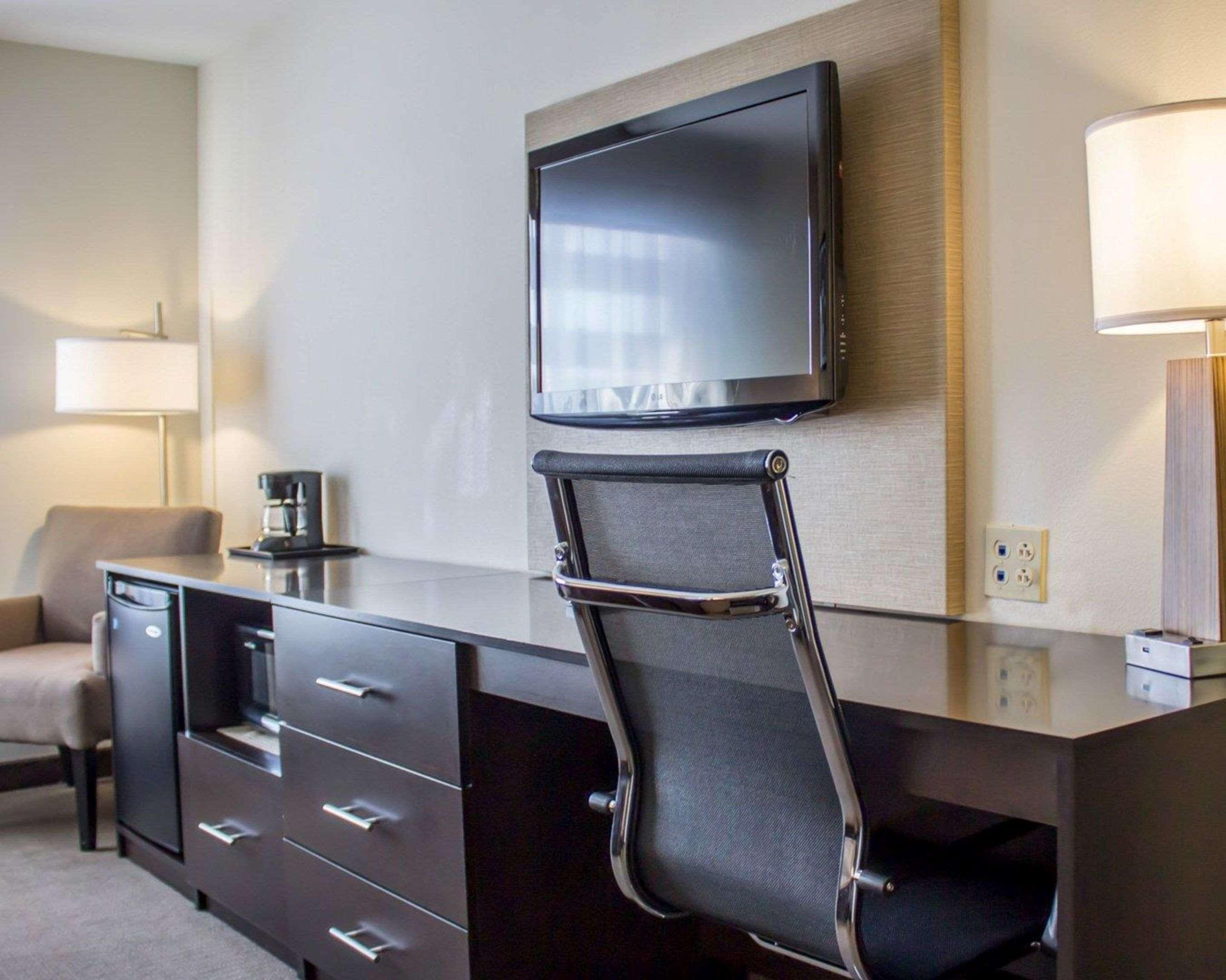 Sleep Inn & Suites Moundsville - Wheeling Екстер'єр фото