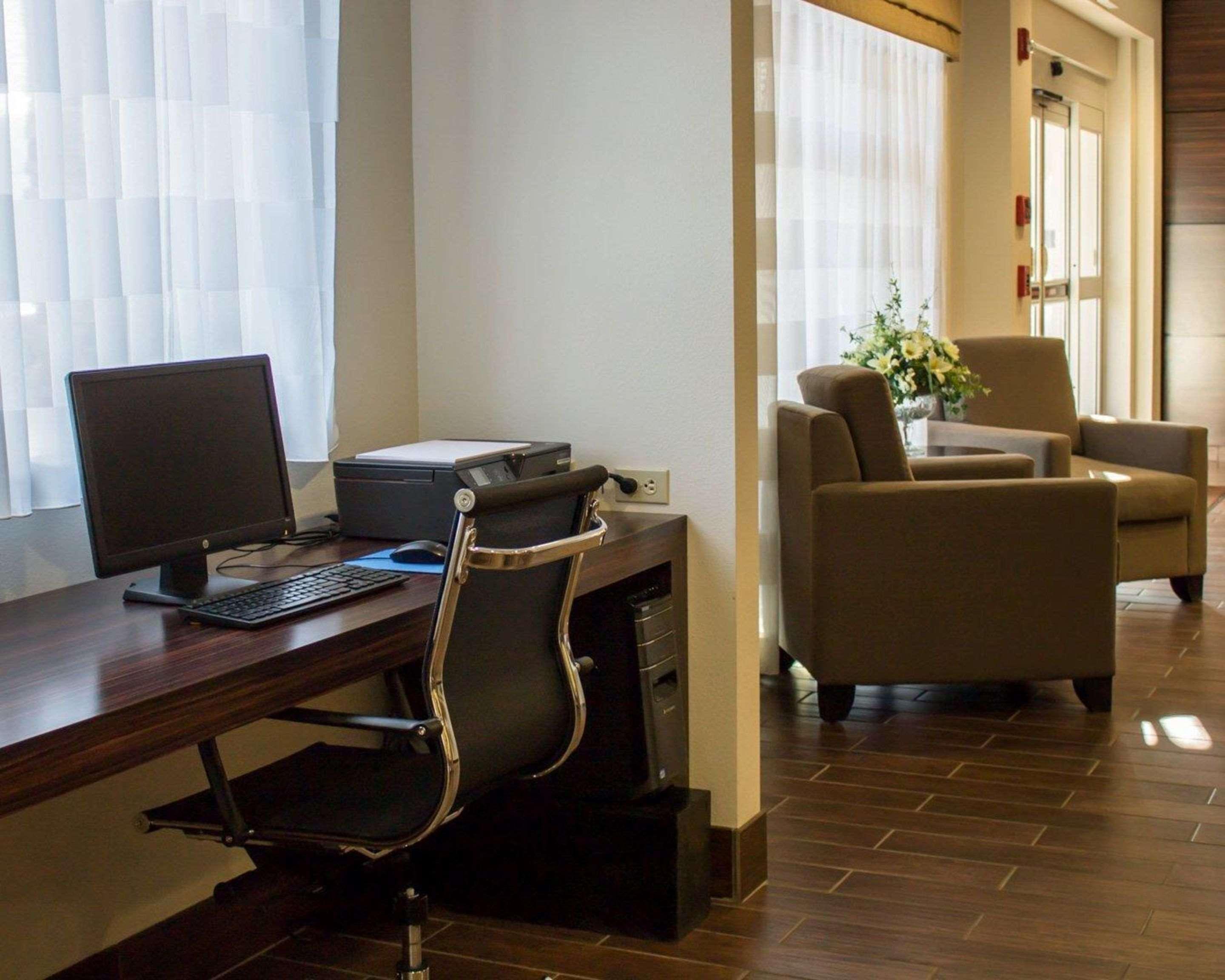 Sleep Inn & Suites Moundsville - Wheeling Екстер'єр фото