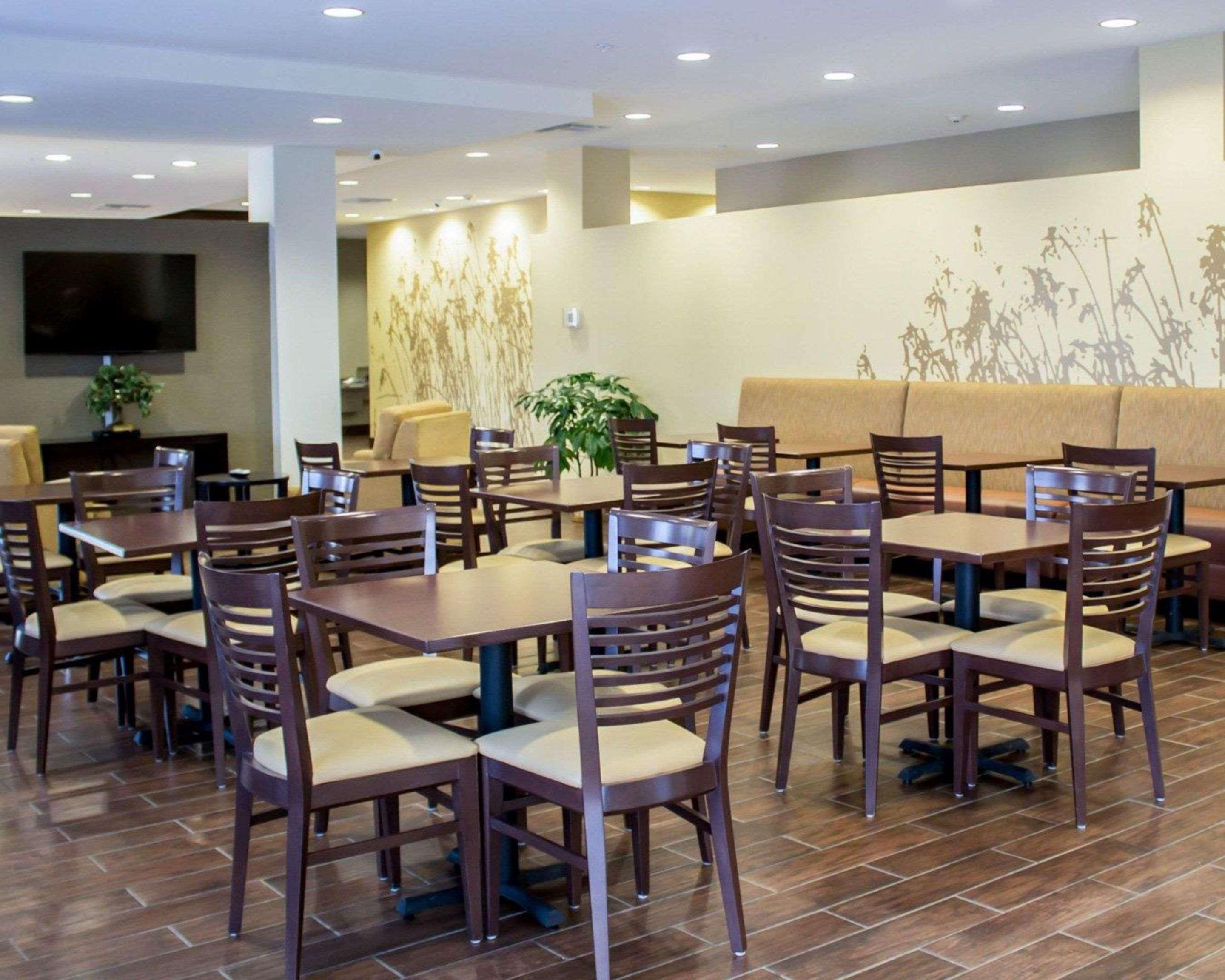 Sleep Inn & Suites Moundsville - Wheeling Екстер'єр фото