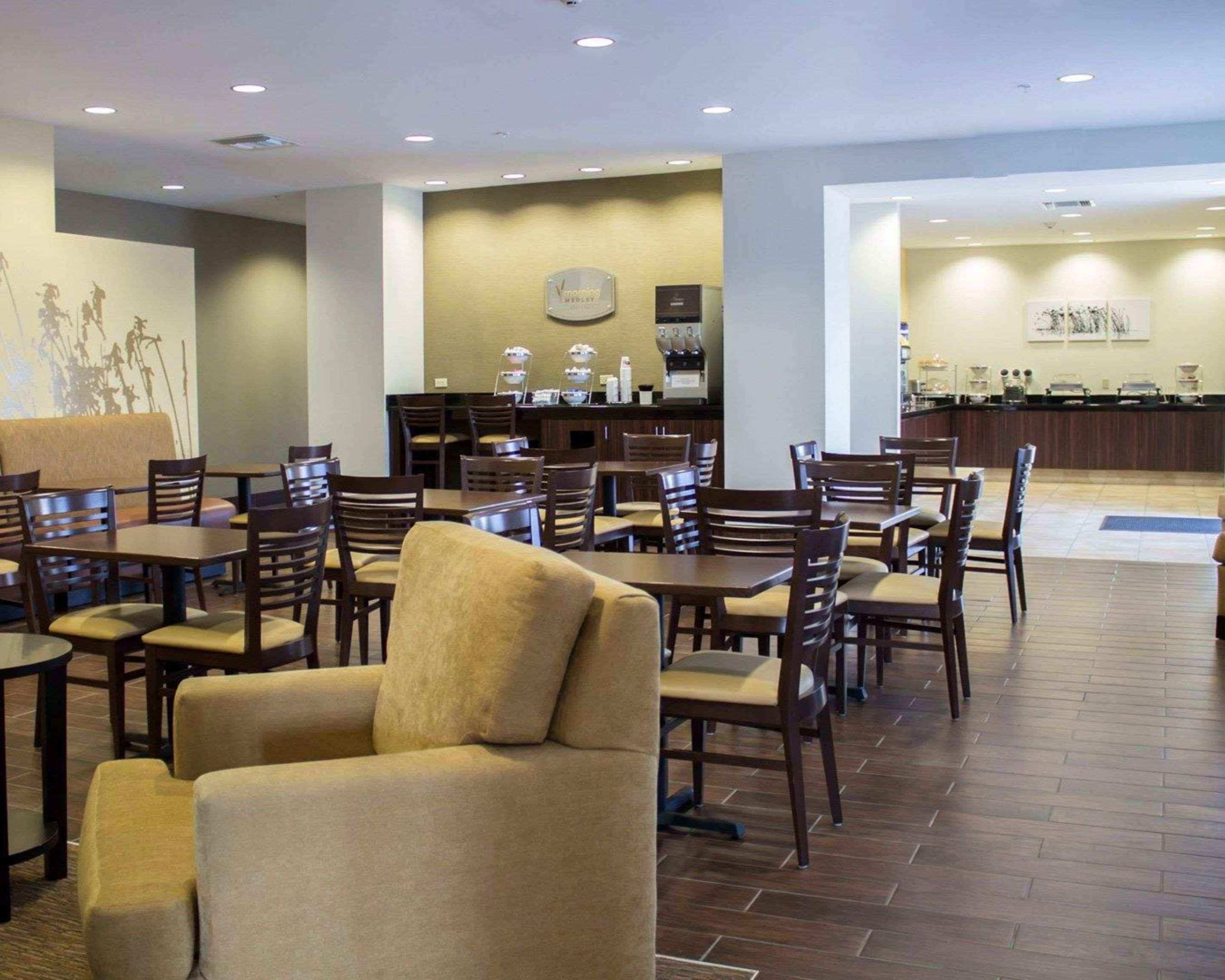 Sleep Inn & Suites Moundsville - Wheeling Екстер'єр фото